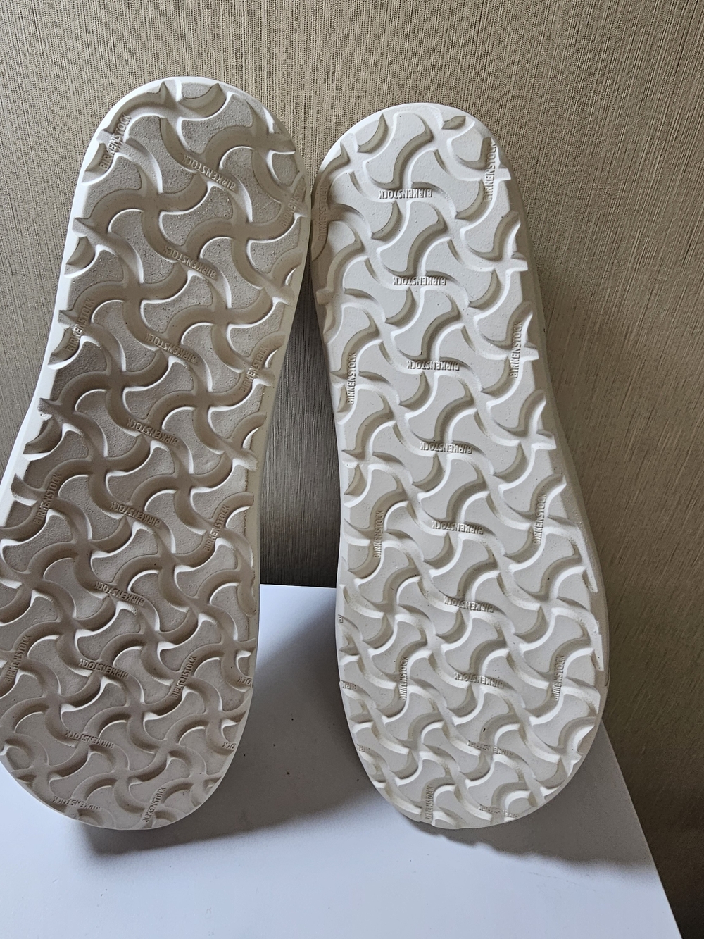 Birkenstock Oswego Suede Slip On Sneakers Womens 39 US 8 Narrow Beige New Box - Picture 9 of 11